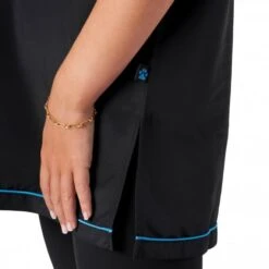 V-Neck Tunic Black/Blue 10 V-Neck Tunic Black/Blue -Groomers Professional groomers v neck tunic blackblue p10209 16793 medium